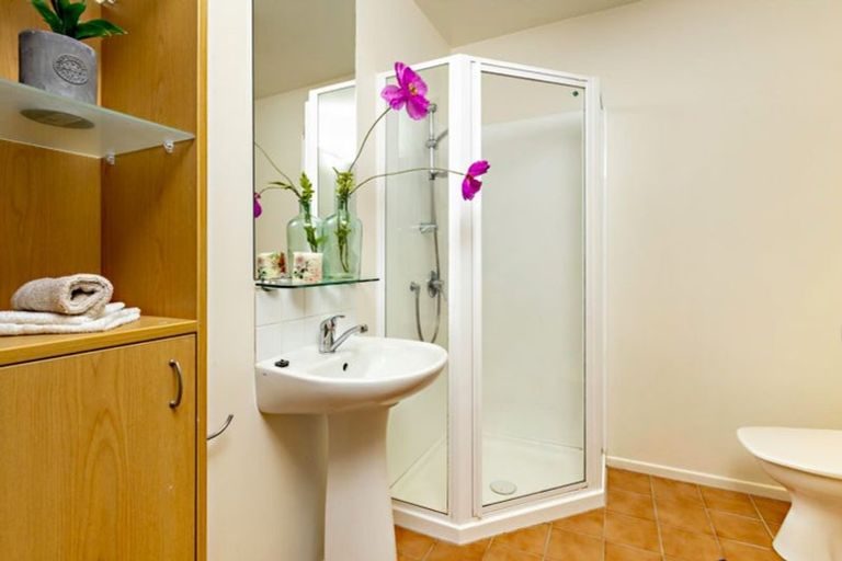 Photo of property in 8/2 Armoy Drive, East Tamaki, Auckland, 2016