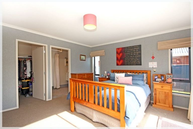 Photo of property in 37 Andrews Street, Foxton Beach, Foxton, 4815