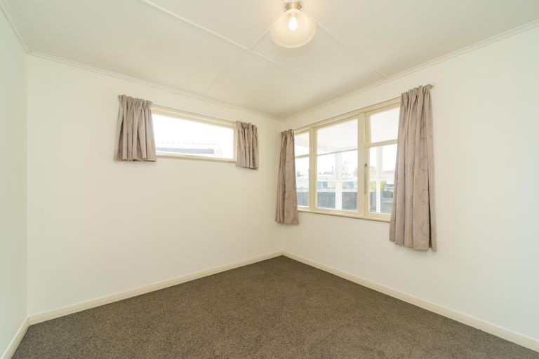 Photo of property in 21 Salisbury Avenue, Terrace End, Palmerston North, 4410