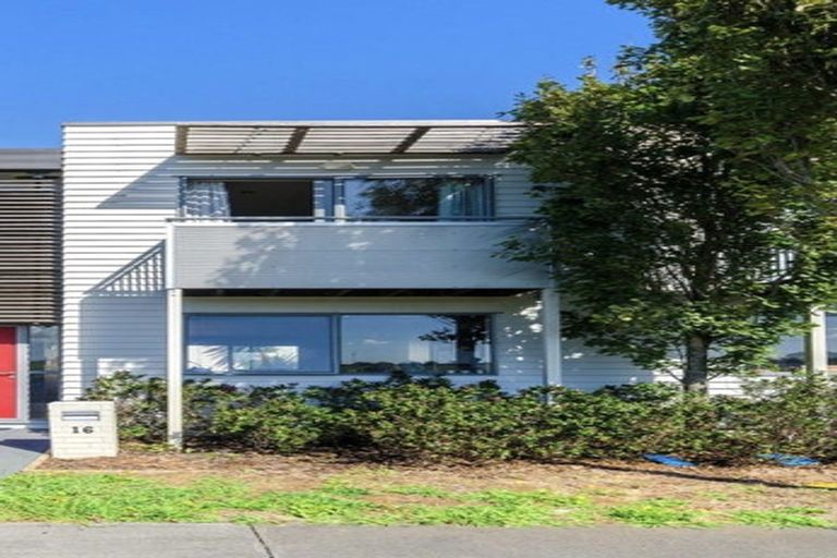 Photo of property in 16 Zabeel Crescent, Takanini, 2112