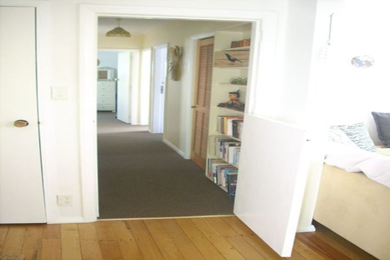 Photo of property in 106 Valley Road, Paraparaumu, 5032