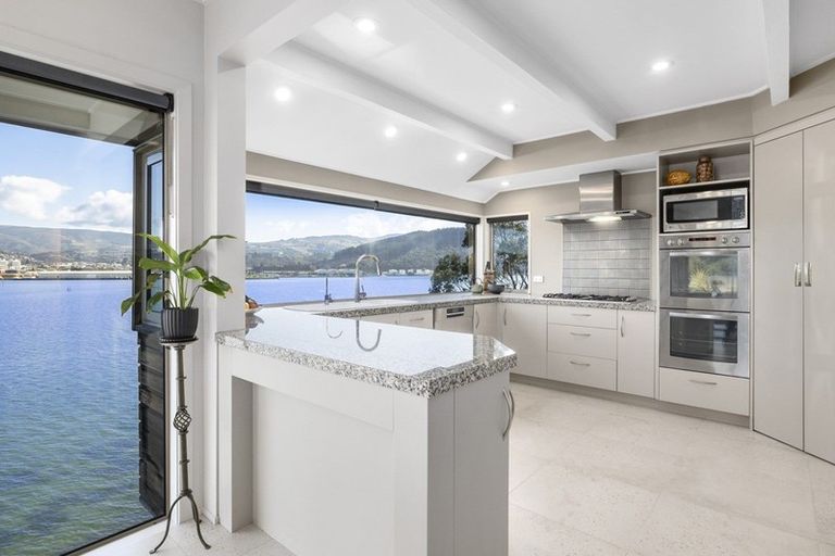 Photo of property in 33 Doon Street, Vauxhall, Dunedin, 9013