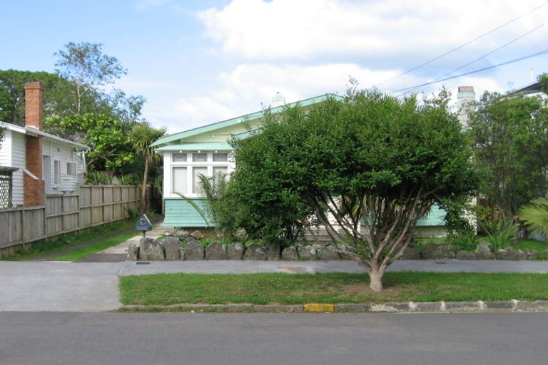 Photo of property in 25 Maranui Avenue, Point Chevalier, Auckland, 1022