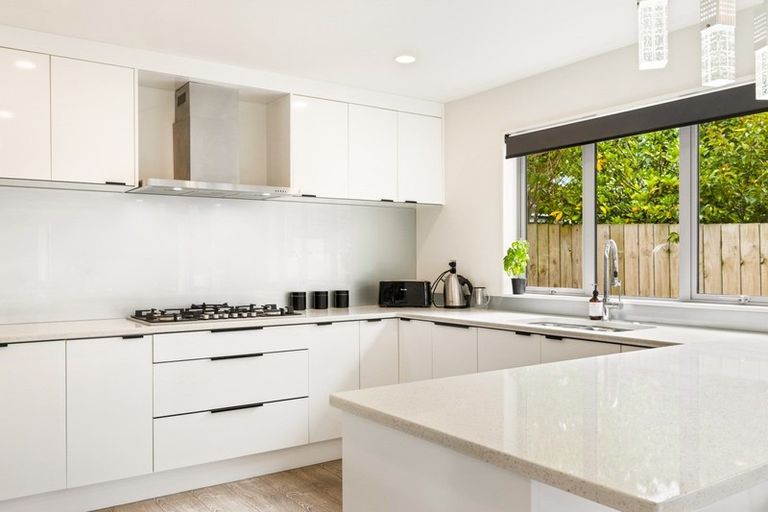 Photo of property in 14a Kotuku Street, Te Atatu Peninsula, Auckland, 0610