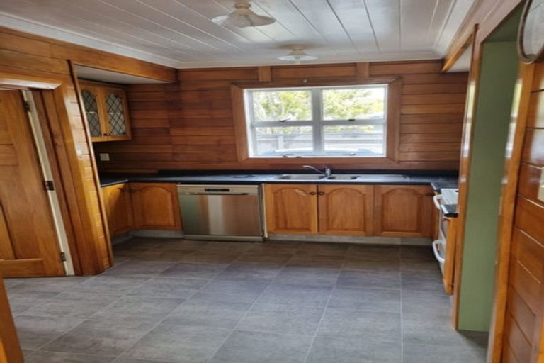 Photo of property in 25a Palmer Crescent, Silverstream, Upper Hutt, 5019