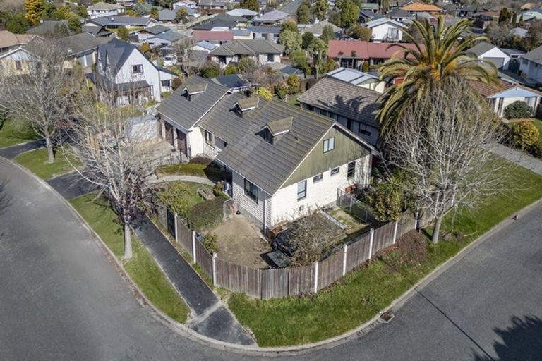 Photo of property in 1 Wakelin Place, Redwood, Christchurch, 8051