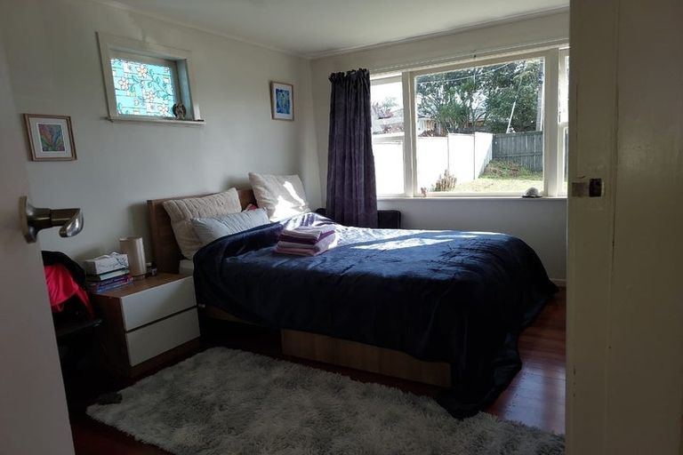 Photo of property in 57 Tiroroa Avenue, Te Atatu South, Auckland, 0610