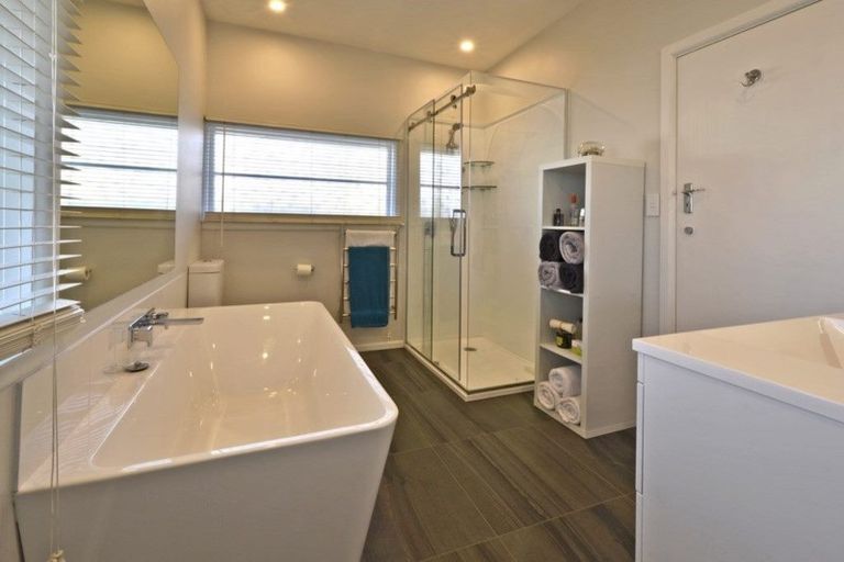 Photo of property in 241 Weston Road, St Albans, Christchurch, 8052