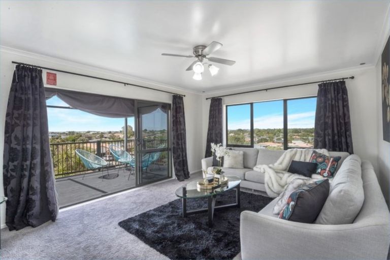 Photo of property in 17 Dorchester Place, Nawton, Hamilton, 3200