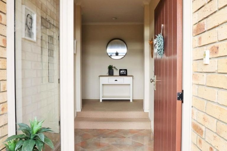 Photo of property in 18a Philson Terrace, Browns Bay, Auckland, 0630