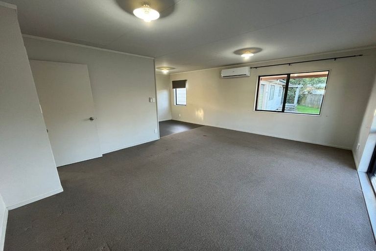 Photo of property in 9 Edgewater Drive, Pakuranga, Auckland, 2010