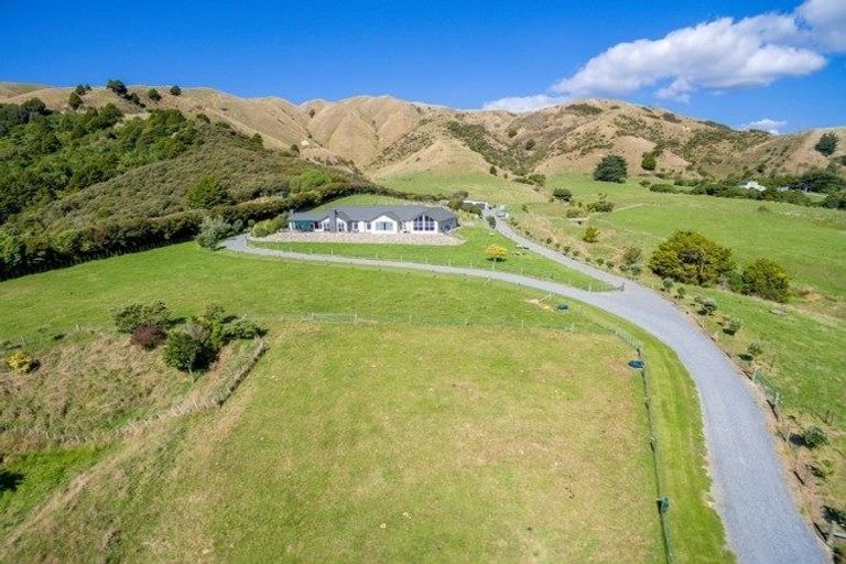 Photo of property in 99 Mickell Road, Hautere, Otaki, 5582