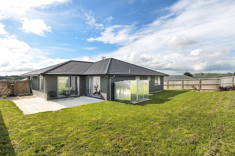 Photo of property in 22 Pyne Crescent, Pokeno, 2402