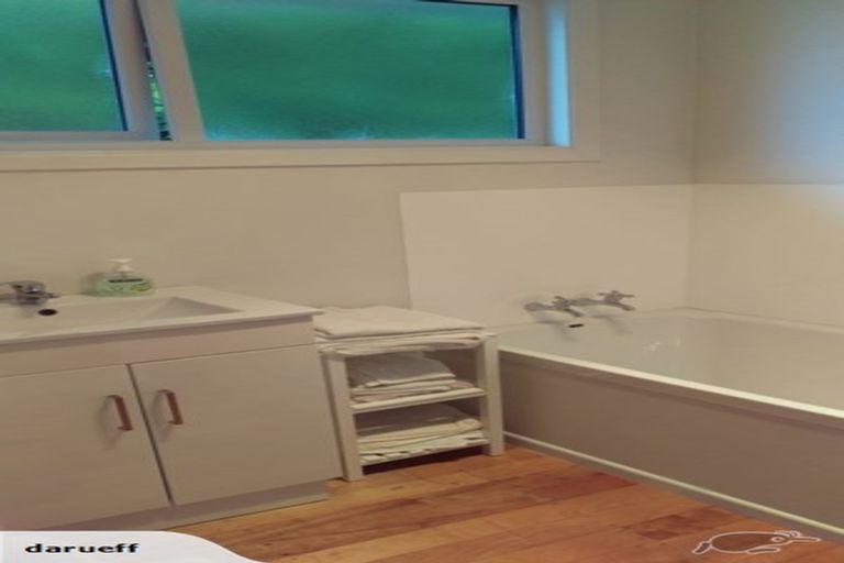 Photo of property in 202 Townsend Road, Miramar, Wellington, 6022