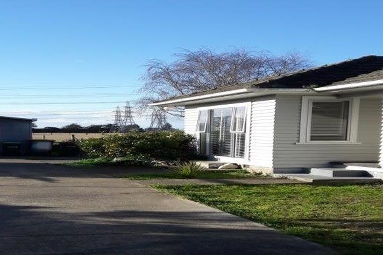 Photo of property in 64 Moffett Street, Islington, Christchurch, 8042