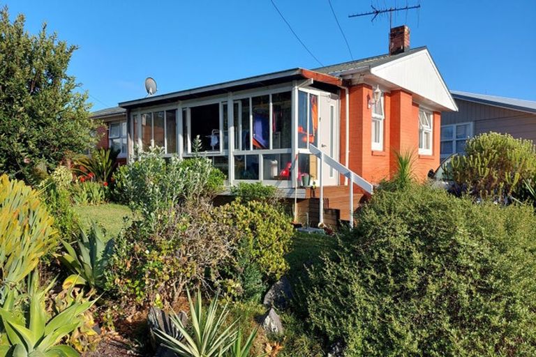 Photo of property in 73 Tiraumea Drive, Pakuranga, Auckland, 2010