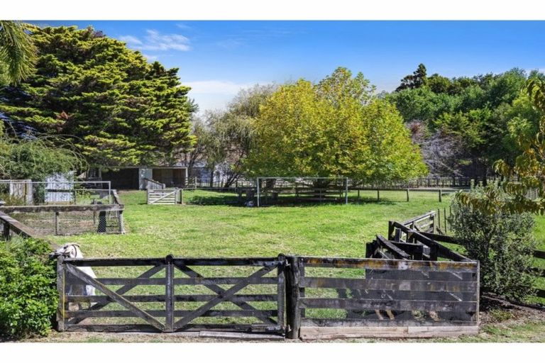 Photo of property in 3 Awhitu Road, Waiuku, 2683