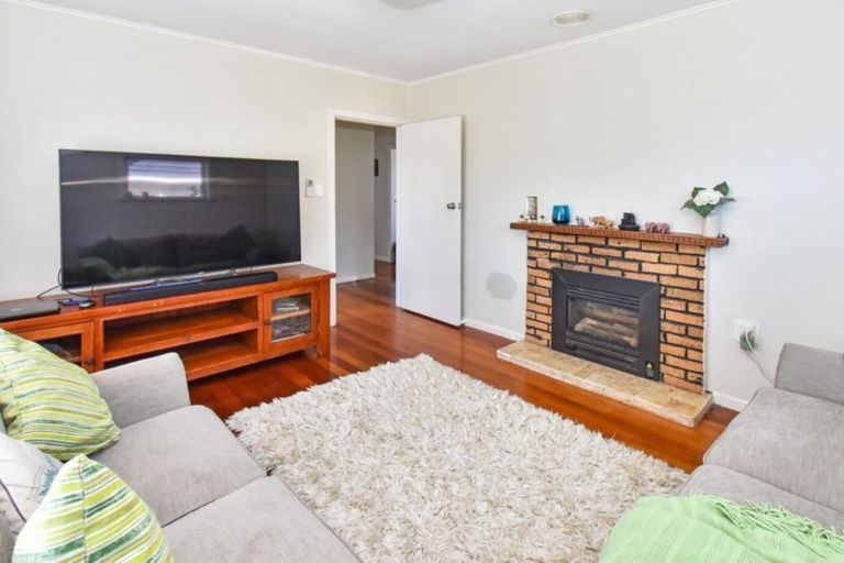 Photo of property in 1/15 Frances Street, Manurewa, Auckland, 2102