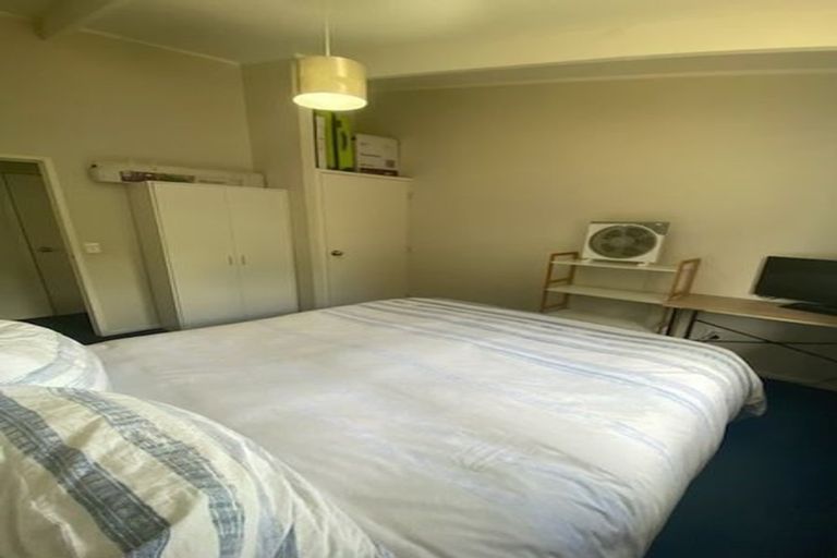 Photo of property in 2/14 Thalia Place, Totara Vale, Auckland, 0629