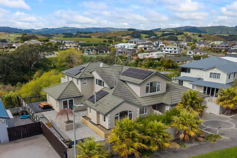 Photo of property in 77 The Masthead, Whitby, Porirua, 5024