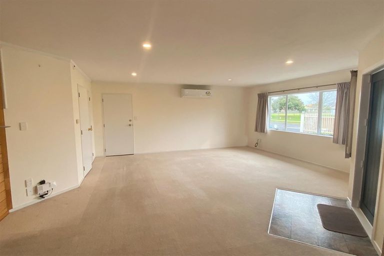 Photo of property in 1/72 Millhouse Drive, Northpark, Auckland, 2013