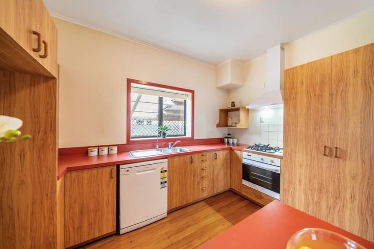 Photo of property in 16 Brook Street, Waiwhetu, Lower Hutt, 5010