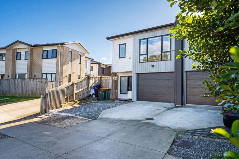 Photo of property in 24a Grande Vue Road, Papatoetoe, Auckland, 2025
