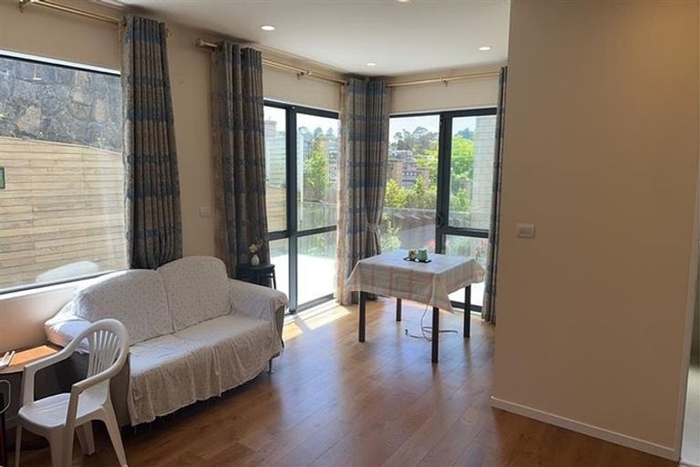 Photo of property in 86 Fairview Avenue, Fairview Heights, Auckland, 0632