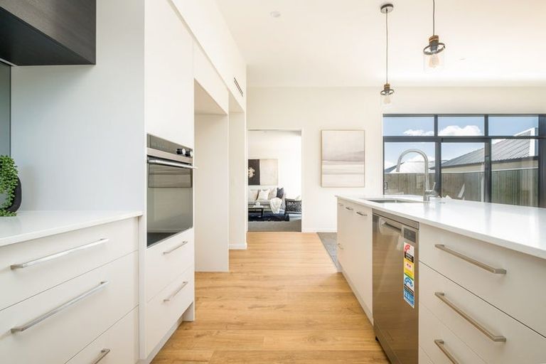 Photo of property in 11 Baker Estate Lane, Halswell, Christchurch, 8025