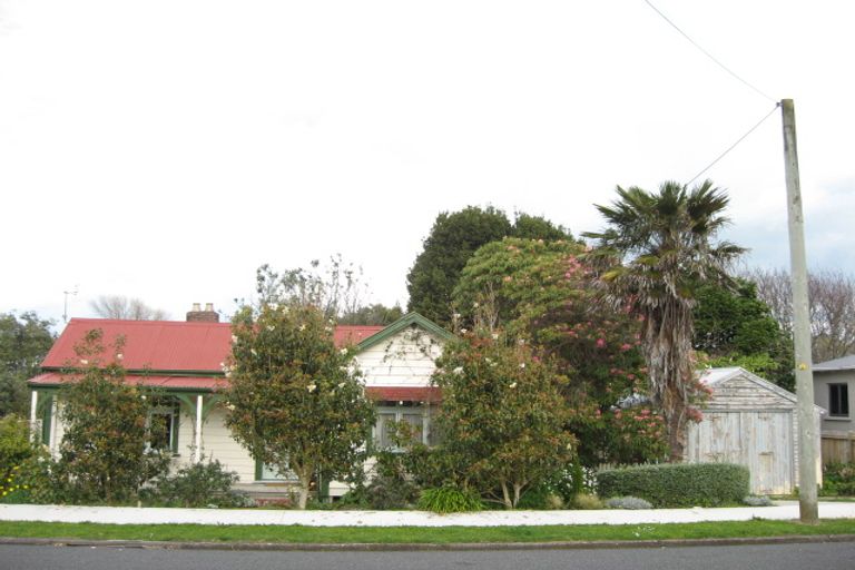 Photo of property in 97 Young Street, New Plymouth, 4310