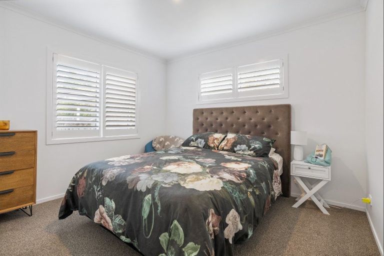 Photo of property in 114 Avalon Place, Whangamata, 3620