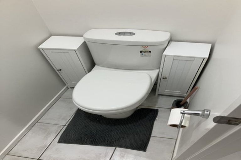Photo of property in The Haven, 15/120 Beach Haven Road, Beach Haven, Auckland, 0626