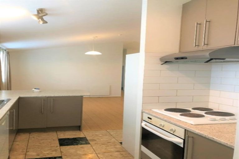 Photo of property in 84 Colwill Road, Massey, Auckland, 0614