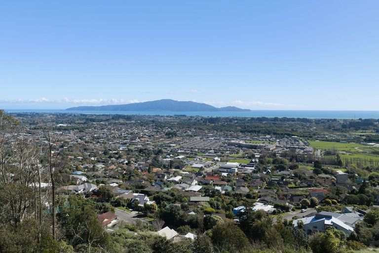 Photo of property in 32 Wilson Way, Waikanae, 5036