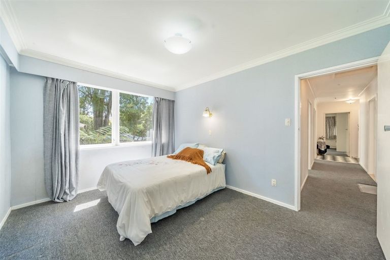 Photo of property in 96 Pinehaven Road, Pinehaven, Upper Hutt, 5019
