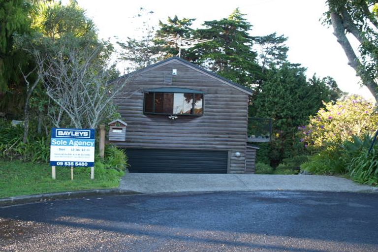 Photo of property in 1/18 Fenton Terrace, Cockle Bay, Auckland, 2014