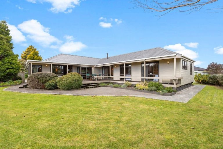 Photo of property in 14 Parfitt Place, Ngatea, 3503