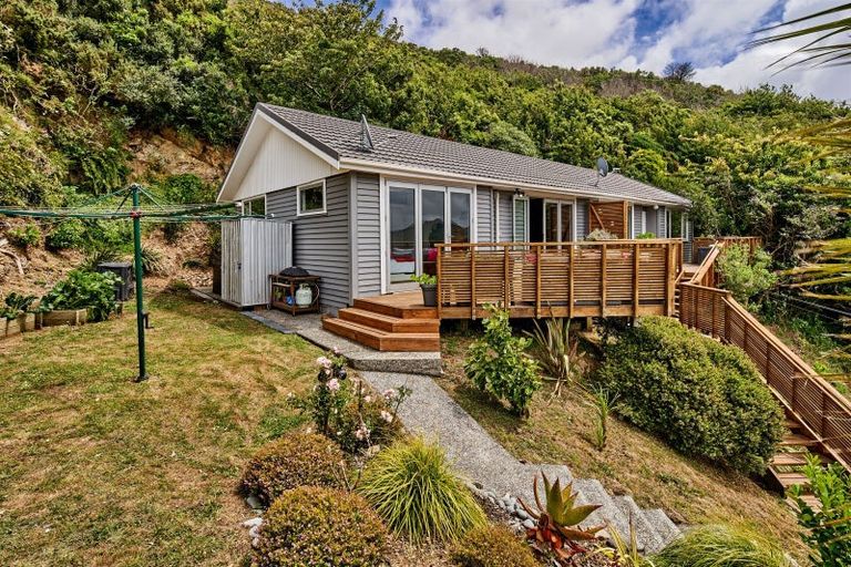 Photo of property in 16 Voltaire Street, Karori, Wellington, 6012