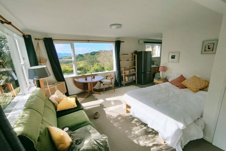 Photo of property in 21 Highbury Crescent, Highbury, Wellington, 6012