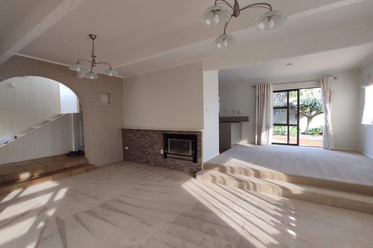 Photo of property in 10 Emory Drive, Conifer Grove, Takanini, 2112