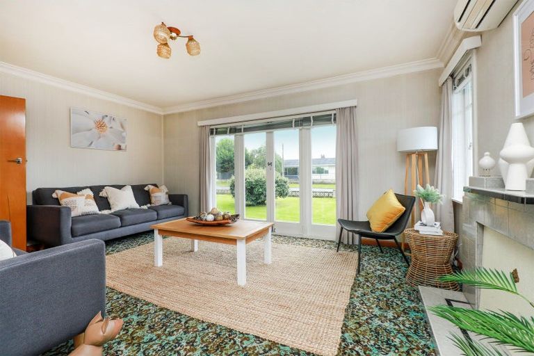Photo of property in 10 Neeve Road, Taradale, Napier, 4112
