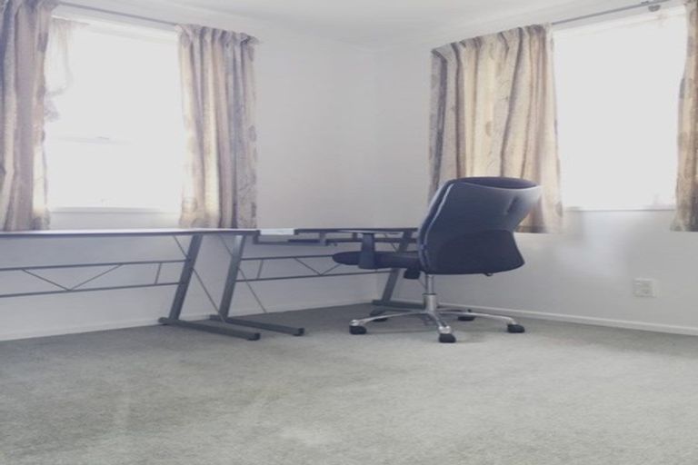 Photo of property in 31 Portadown Avenue, Pakuranga Heights, Auckland, 2010