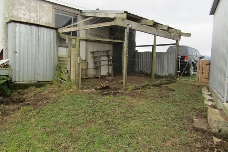 Photo of property in 304 Hokio Beach Road, Hokio Beach, Levin, 5571