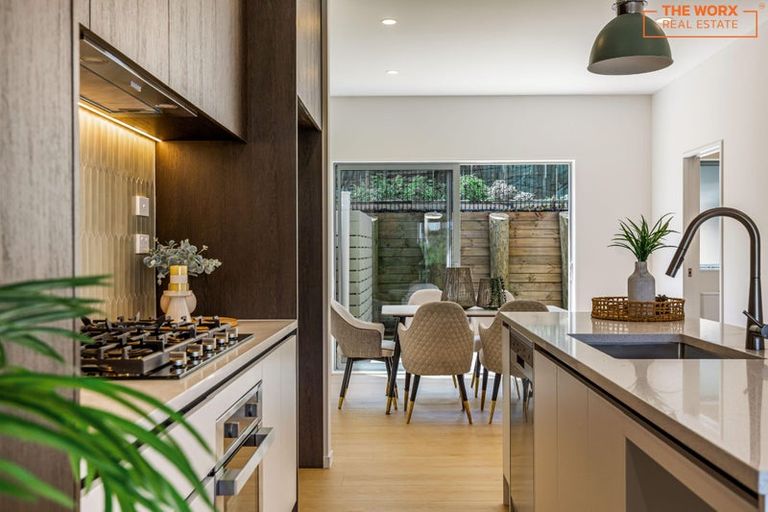 Photo of property in 39 Lawson Creek Street, Massey, Auckland, 0614