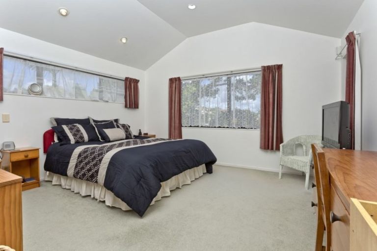 Photo of property in 61 Calypso Way, Unsworth Heights, Auckland, 0632