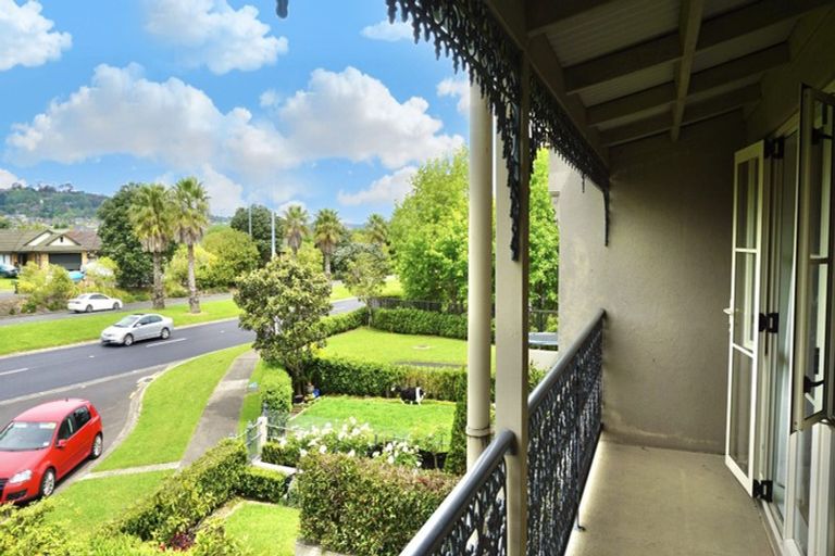 Photo of property in 10 Leneford Drive, East Tamaki, Auckland, 2013