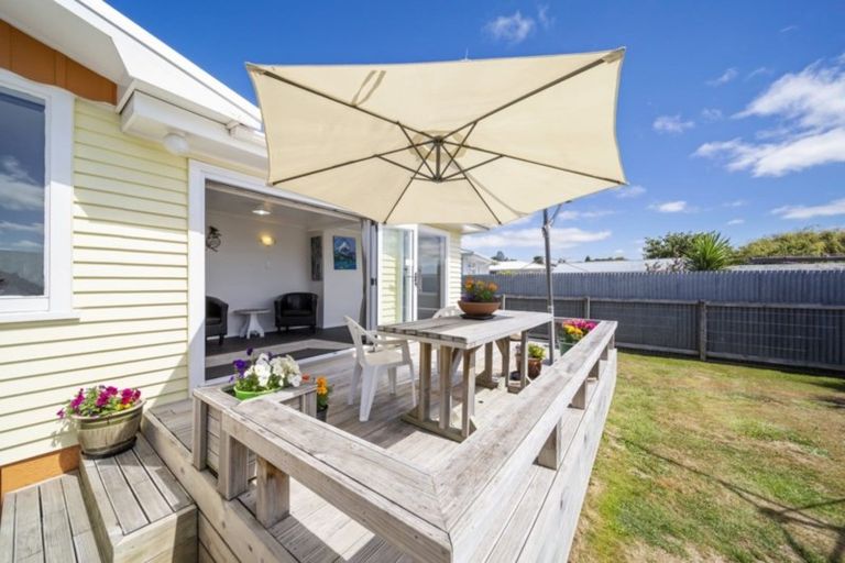 Photo of property in 18 Reid Avenue, Hawera, 4610