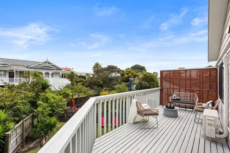 Photo of property in 2/30 Fordham Street, Beach Haven, Auckland, 0626