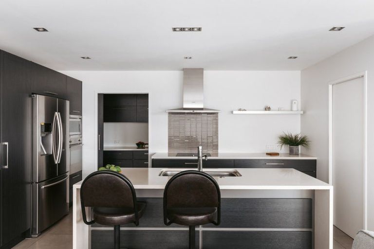 Photo of property in Palm Cove Apartments, 302/6 Tawa Street, Mount Maunganui, 3116