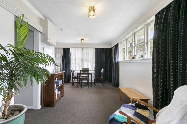 Photo of property in 21 Cleland Crescent, Naenae, Lower Hutt, 5011